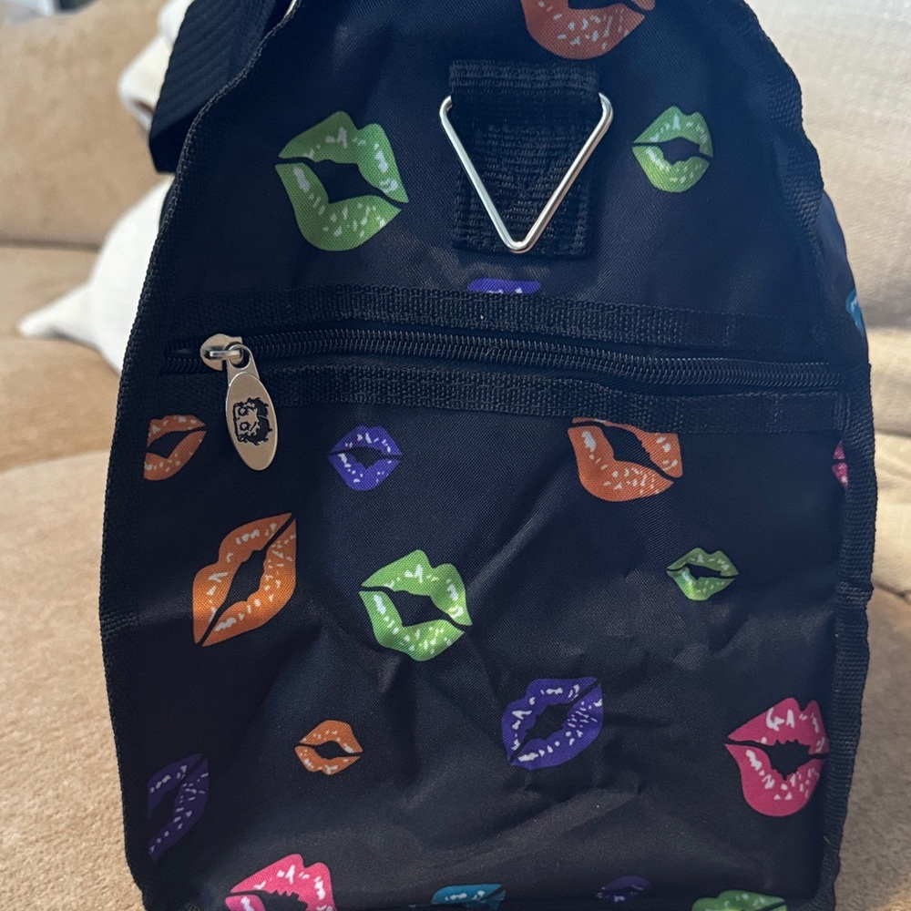 Betty Boop Black Bag with Colorful Lip Design - Picture 4 of 10